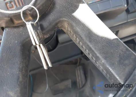 1990 Chevrolet Gmt-400 C1500 z USA, uszkodzony, nr VIN 1GCDC14K8LZ235188